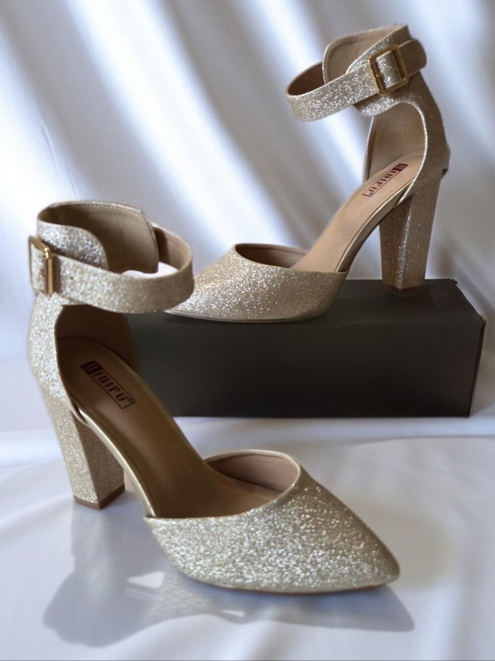 IDIFU IN4 Pedazo Pointed Toe Gold Glitter Wedding Prom Block Heels Size 8.5